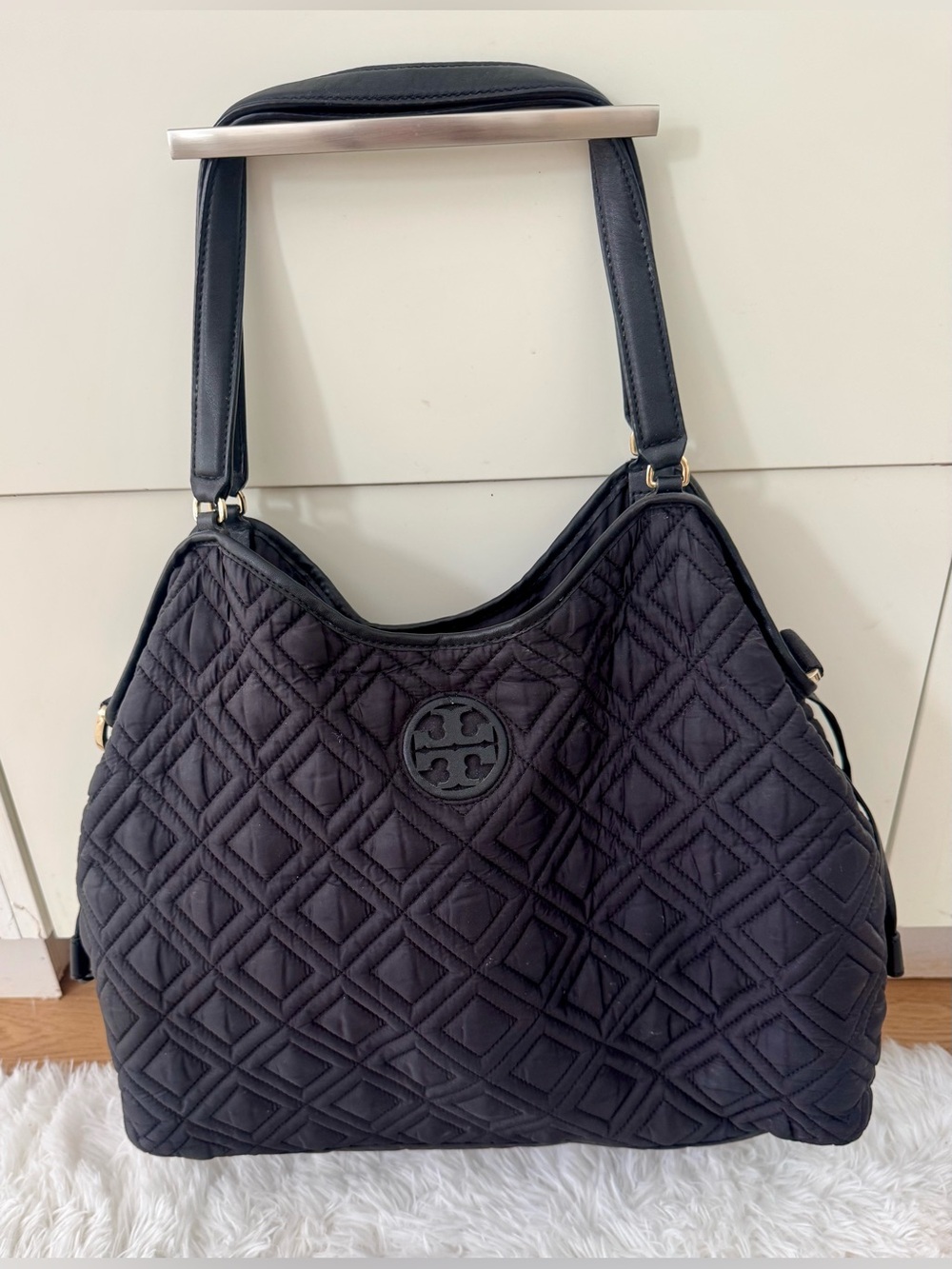 Tory Burch Ella Quilted Nylon Hobo Shoulder Bag Black - Picture 2 of 6